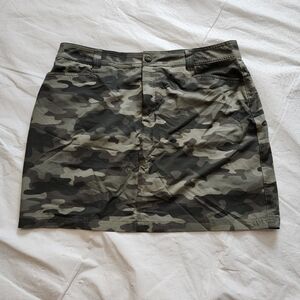 Eddie Bauer Size 14 Green Camouflage  Skort